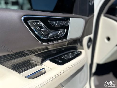 Used 2021 Lincoln Navigator Black Label w/ Cargo Convenience Package AWD/4WD image 19