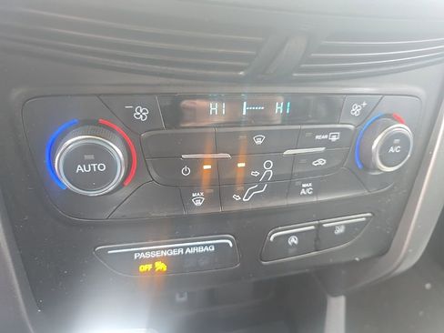 Used 2017 Ford Escape SE image 17