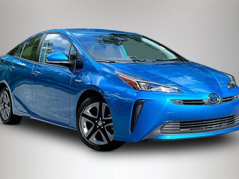 Used 2021 Toyota Prius Limited FWD image 2