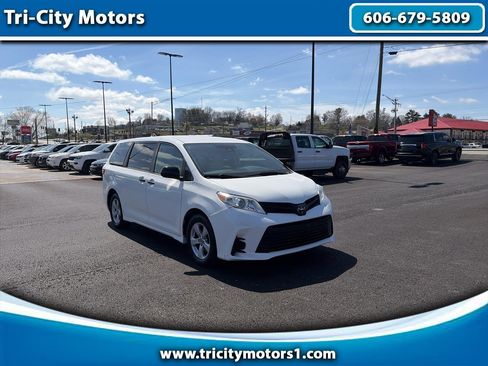 Used 2019 Toyota Sienna L image 1