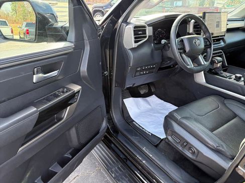 Used 2023 Toyota Sequoia Limited image 19