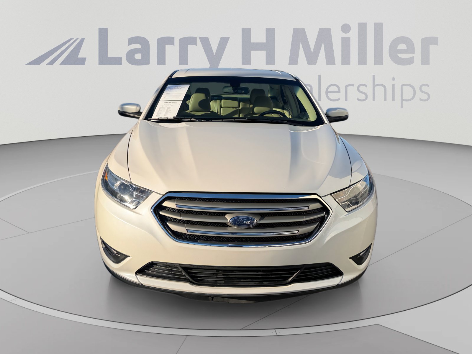 Used 2018 Ford Taurus SEL w/ Equipment Group 201A FWD image 8