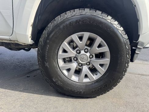 Used 2019 Toyota Tacoma SR5 AWD/4WD image 21