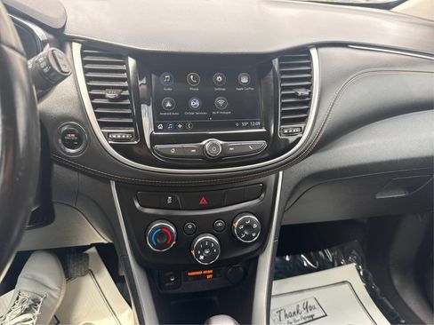 Used 2018 Chevrolet Trax LT w/ LT Convenience Package FWD image 21