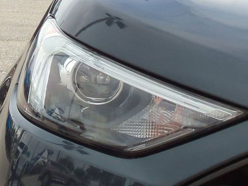 Used 2023 Ford Edge SEL w/ Sport Appearance Package image 10