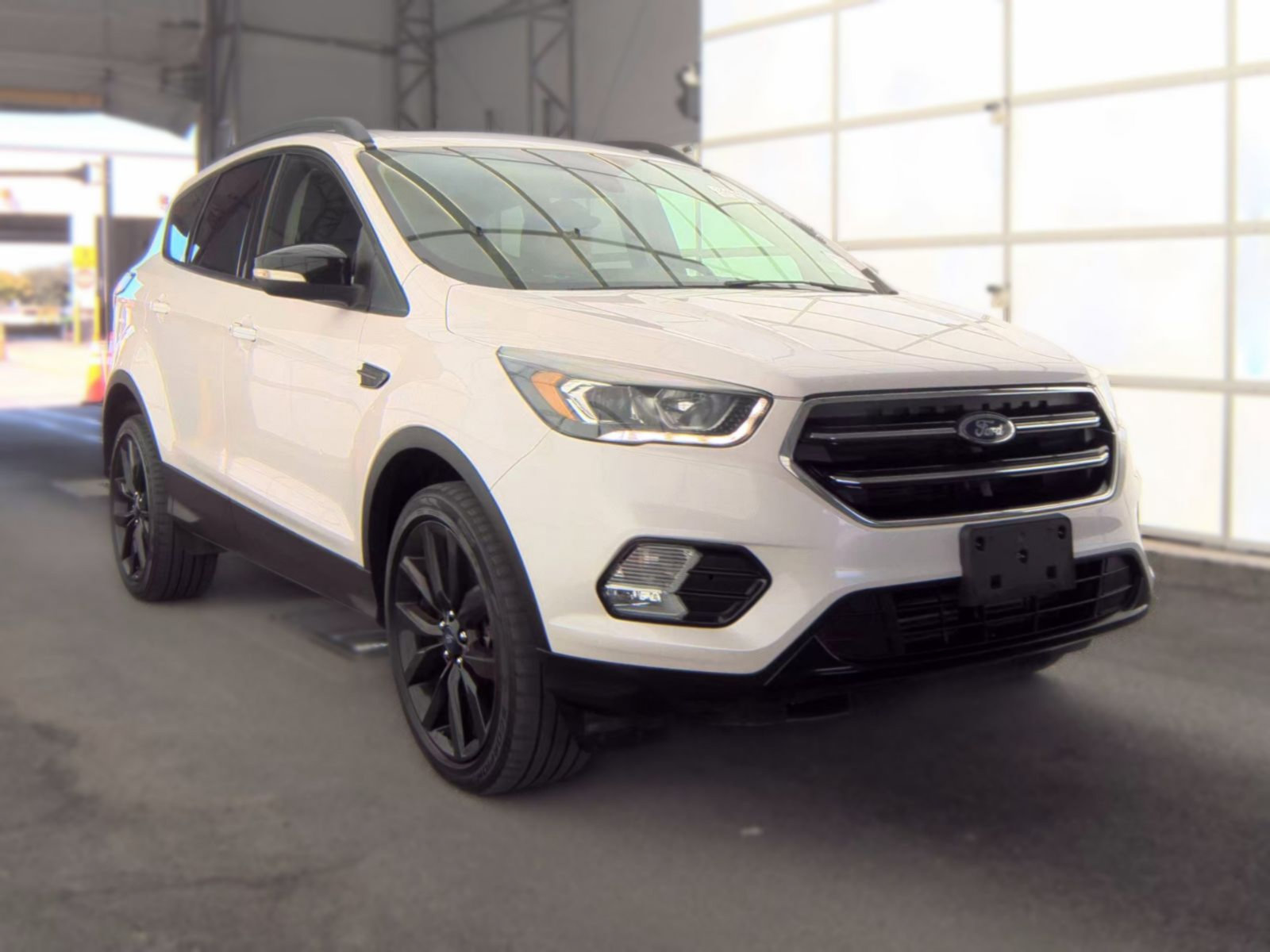 Used 2017 Ford Escape Titanium AWD/4WD image 3