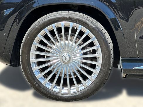 Certified 2025 Mercedes-Benz Maybach GLS 600 4MATIC image 12