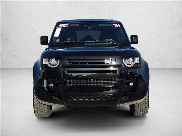 Used 2024 Land Rover Defender 110 X-Dynamic SE AWD/4WD image 2