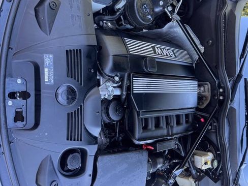 Used 2005 BMW Z4 2.5i RWD image 16