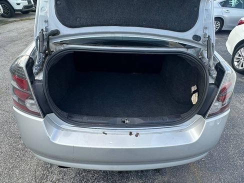 Used 2011 Nissan Sentra SE-R FWD image 22