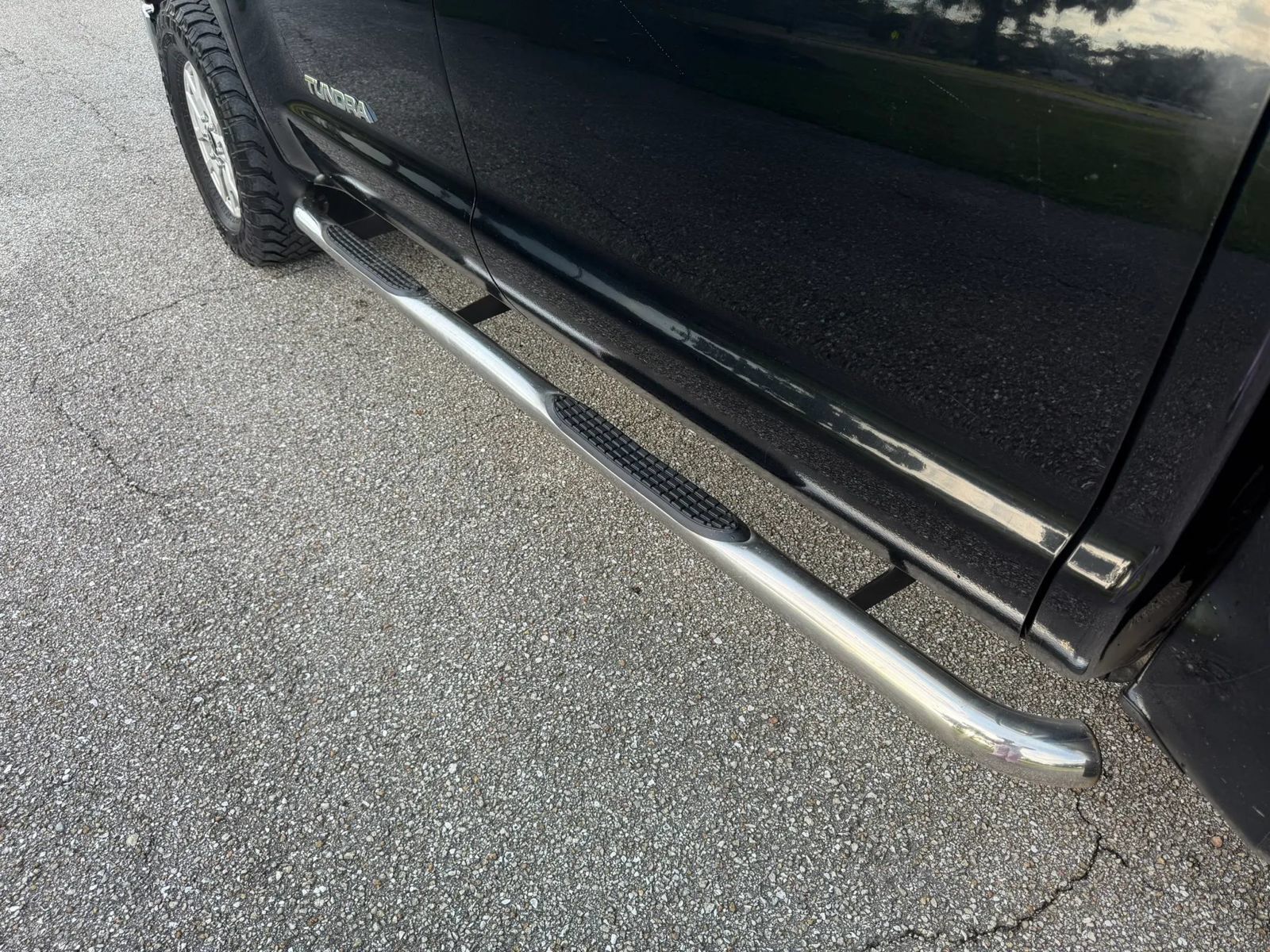 Used 2013 Toyota Tundra 4x4 CrewMax w/ Tow Pkg image 21