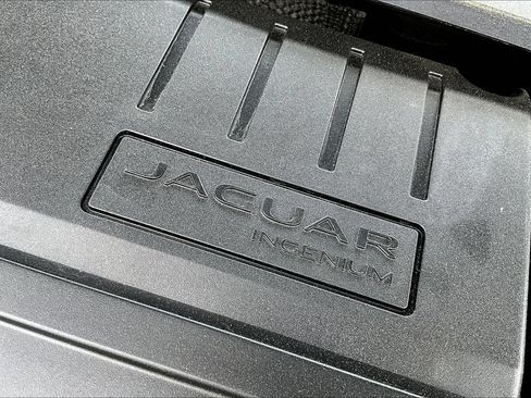 Used 2019 Jaguar E-PACE R-Dynamic SE AWD/4WD image 32