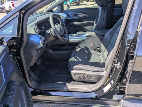 Used 2026 Chevrolet Equinox EV LT w/ LPO, All-Weather Mat Package image 11