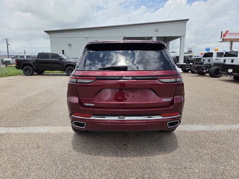 Used 2023 Jeep Grand Cherokee Overland RWD image 6