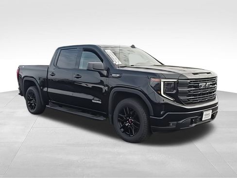 Used 2024 GMC Sierra 1500 Elevation w/ LPO, Elevation Black Package AWD/4WD image 7