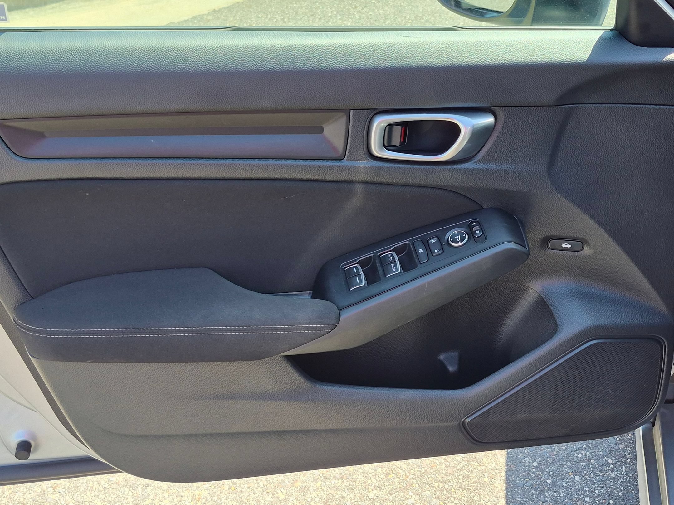 Used 2023 Honda Civic Sport image 11