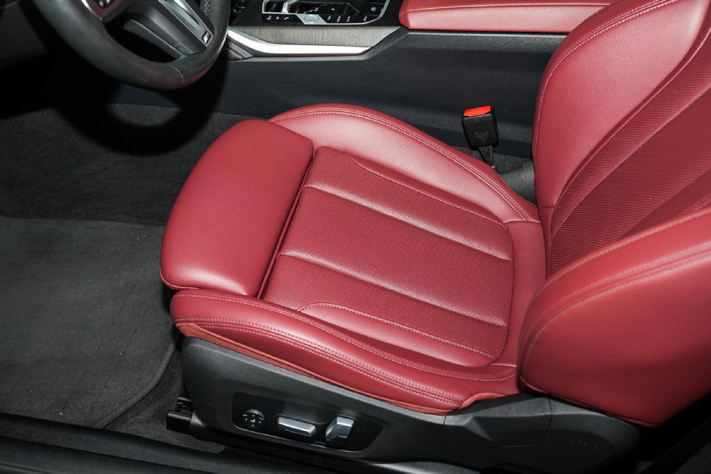 Used 2024 BMW M440i Convertible RWD image 23