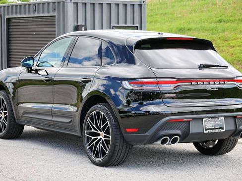 Certified 2026 Porsche Macan AWD/4WD image 3