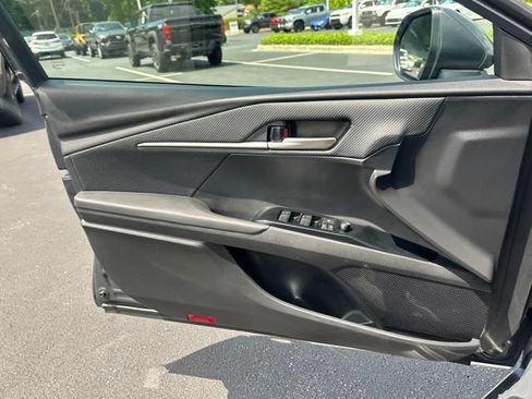 Used 2025 Toyota Camry SE FWD image 27