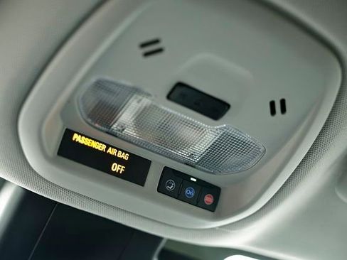 Used 2024 Chevrolet Trax LT image 39