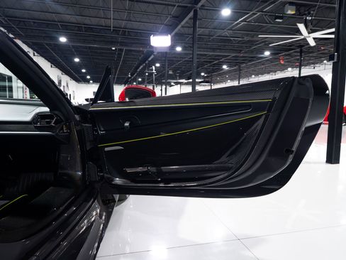 Used 2015 Porsche 918 Spyder image 37