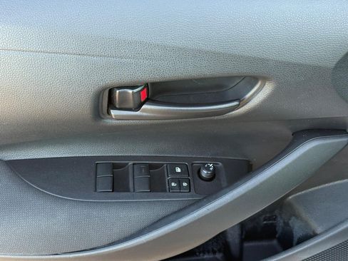 Used 2025 Toyota Corolla LE FWD image 17