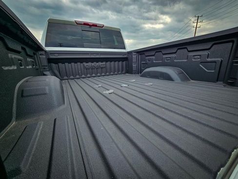 New 2025 GMC Sierra 2500 SLT w/ SLT Premium Package image 7