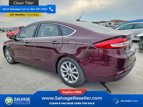 Used 2017 Ford Fusion SE w/ Fusion SE Technology Package image 3