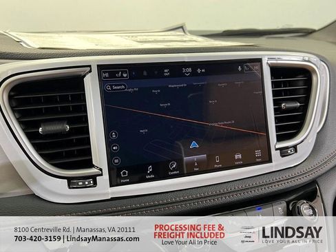 New 2026 Chrysler Pacifica Pinnacle w/ Trailer Tow Group AWD/4WD image 34