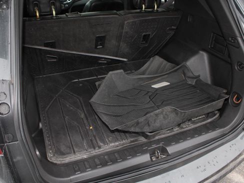 Used 2020 Chevrolet Equinox Premier image 8