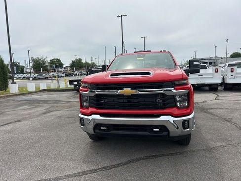 New 2026 Chevrolet Silverado 3500 LT w/ Convenience Package AWD/4WD image 8