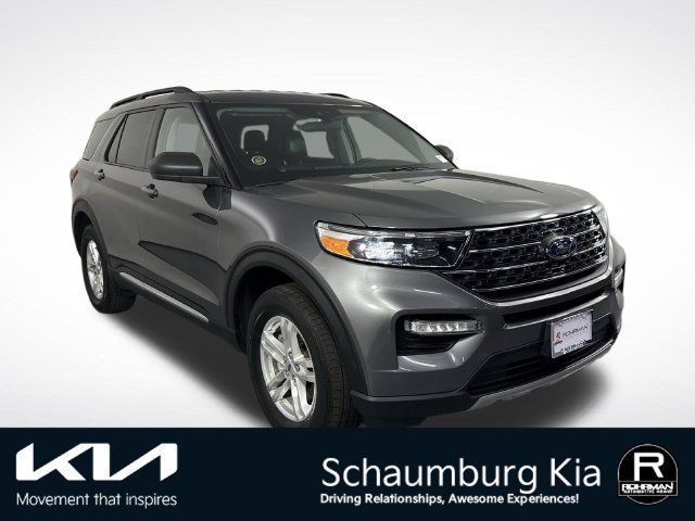 Used 2023 Ford Explorer XLT w/ Equipment Group 202A AWD/4WD image 3