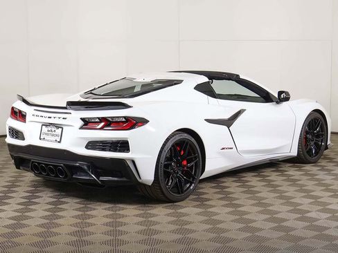 Used 2025 Chevrolet Corvette Z06 w/ Battery Protection Package image 11