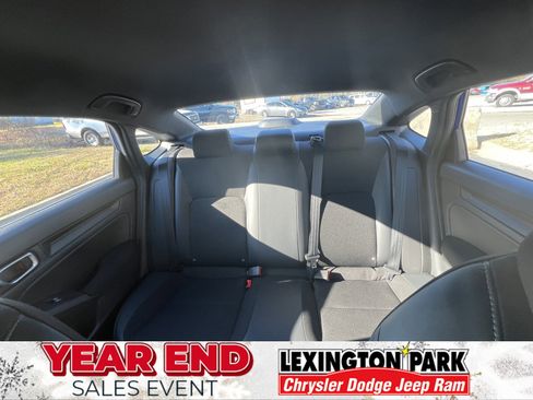 Used 2023 Honda Civic Sport image 12