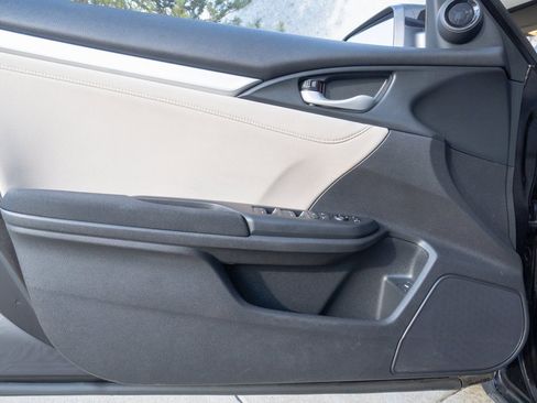 Used 2017 Honda Civic EX-T image 7