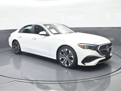 Used 2025 Mercedes-Benz E 350 Sedan image 8