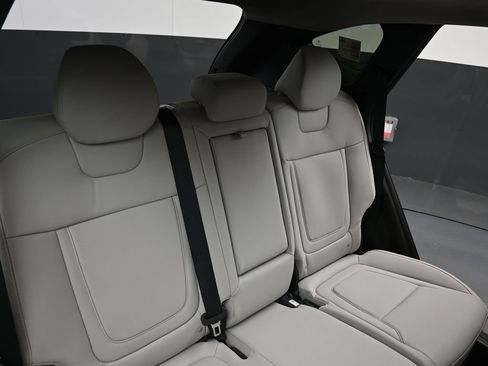 Certified 2025 Hyundai Tucson SEL AWD/4WD image 8
