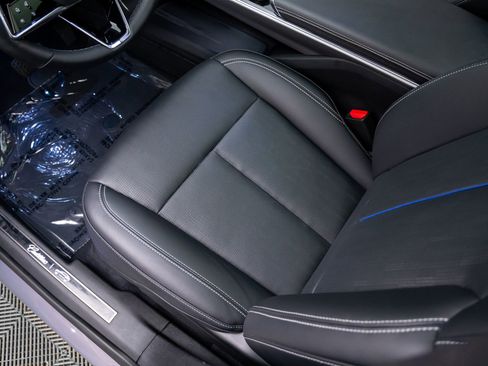 Certified 2025 Cadillac Lyriq Luxury w/ LPO, Floor Liner Package AWD/4WD image 17