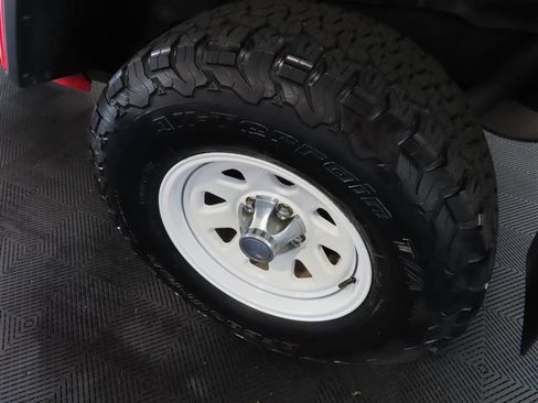 Used 2018 Jeep Wrangler Unlimited Sport image 7