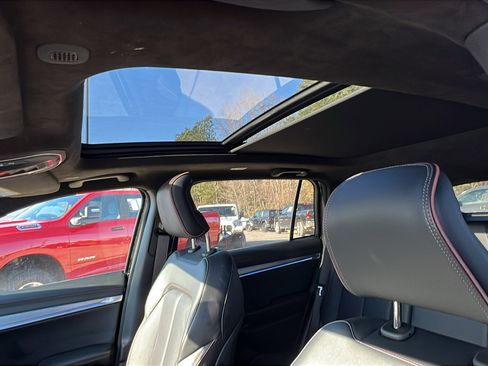 Used 2024 Jeep Wagoneer Launch Edition image 19