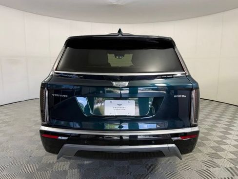 Used 2026 Cadillac Vistiq Luxury w/ LPO, Floor Liner Package AWD/4WD image 7