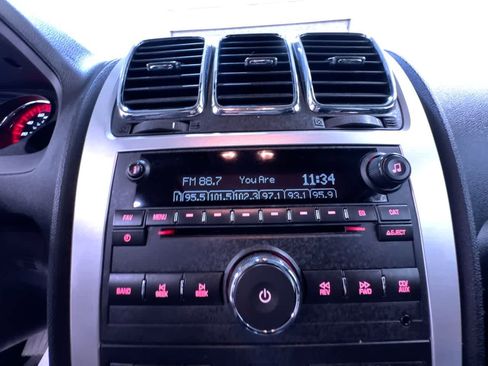 Used 2010 GMC Acadia SLT image 23