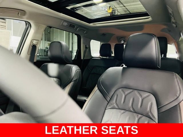 New 2026 Nissan Pathfinder Platinum FWD image 3