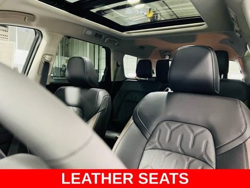 New 2026 Nissan Pathfinder Platinum FWD image 3