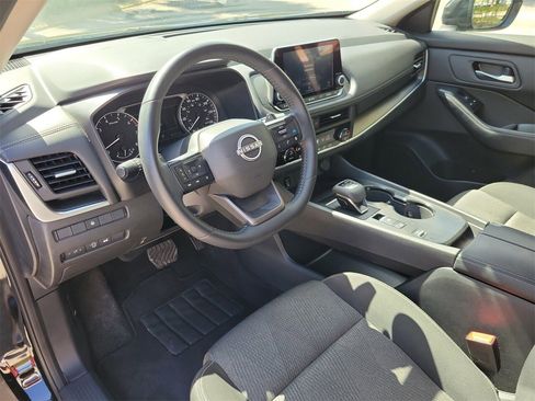 Used 2025 Nissan Rogue SV image 15