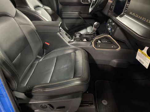 Used 2025 Ford Bronco Badlands image 13