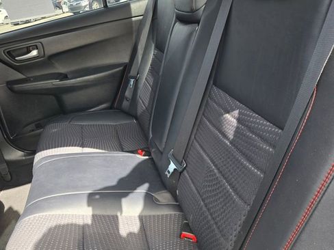 Used 2015 Toyota Camry SE image 35