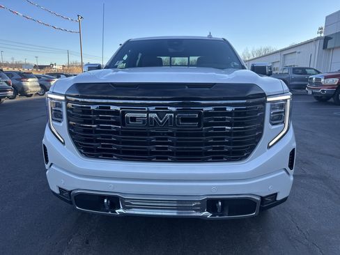 Used 2025 GMC Sierra 1500 Denali Ultimate image 9
