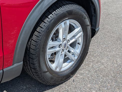 Used 2020 Ford Explorer XLT w/ Equipment Group 202A image 12