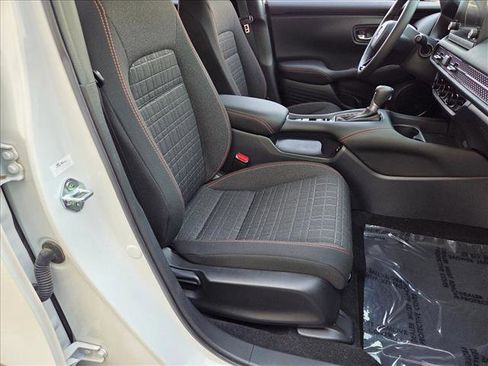 Certified 2025 Honda HR-V Sport image 19